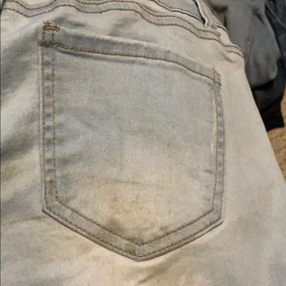 Light Skinny Ripped Jeans - Picture 4 of 4